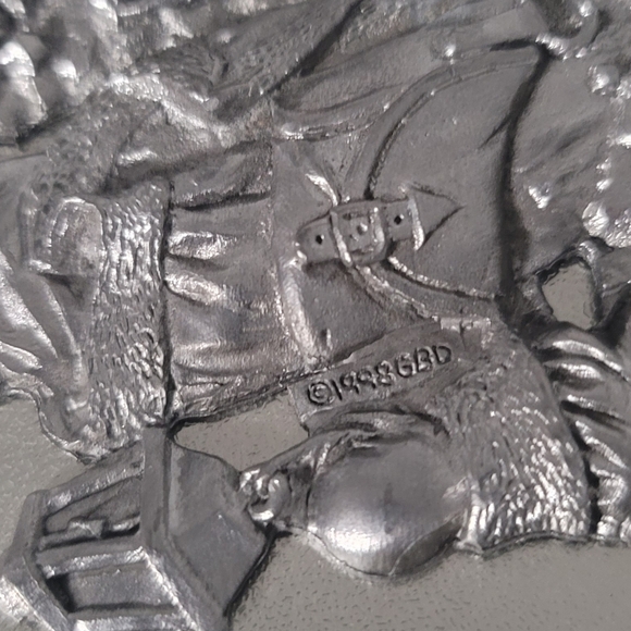 Vintage 1998 GBD Pewter Santa on Silver Tin Box - Picture 7 of 12